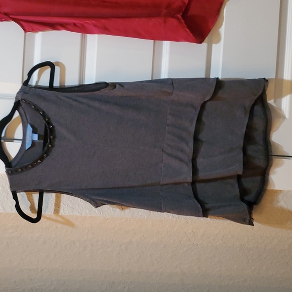 Women's tops some are dressy some are comfy - Picture 13 of 16